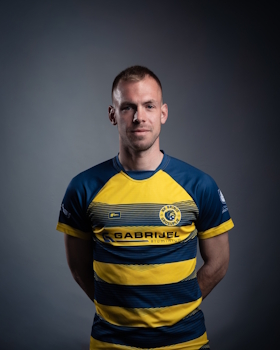 Obrambni igralec Miha Dobnikar