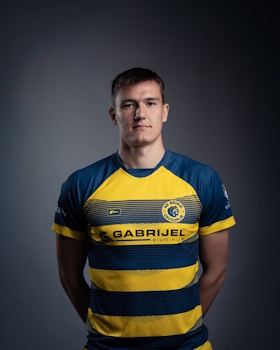 Obrambni igralec Samo Matjaž